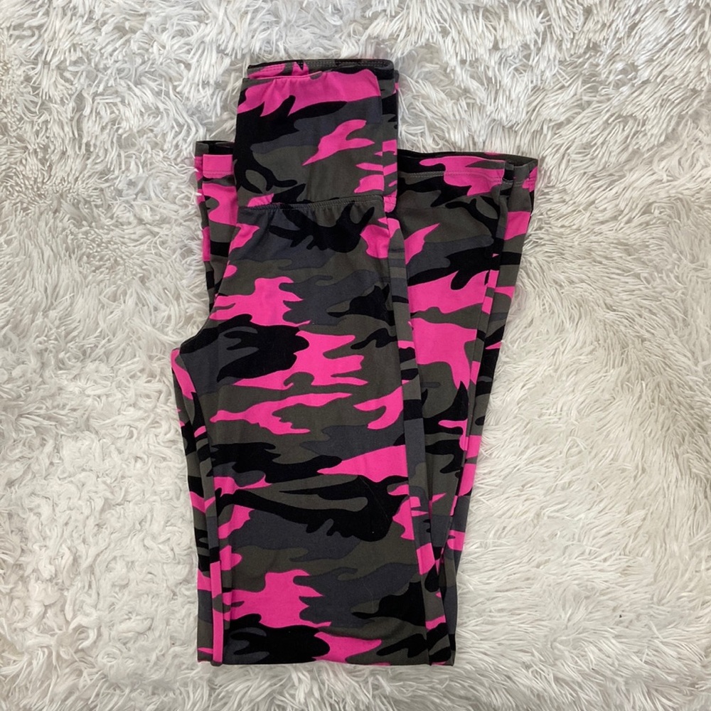Fashion Nova Carly High-Rise Pink Camo Flare Legging-Size S